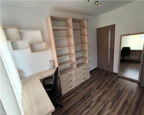 Apartament 4 camere decomandat 70mp balcon inchis zona Vasile Aaron