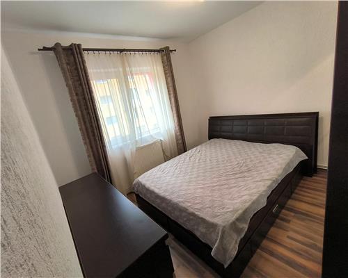 Apartament 4 camere decomandat 70mp balcon inchis zona Vasile Aaron