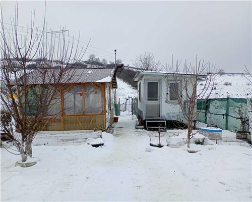 Teren extravilan cu apa si curent 700 mp in Sura Mare