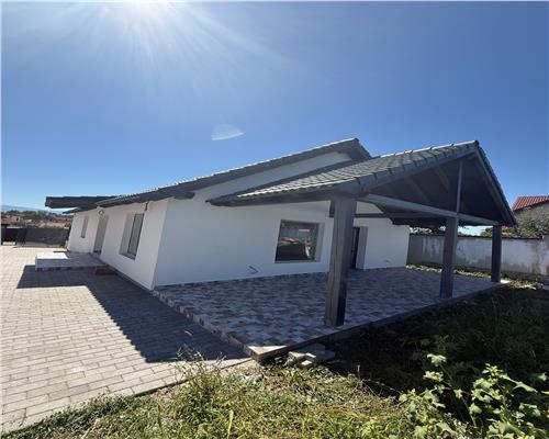 Casa individuala 4 camere 2 bai teren 500 mp la 8 km de Sibiu