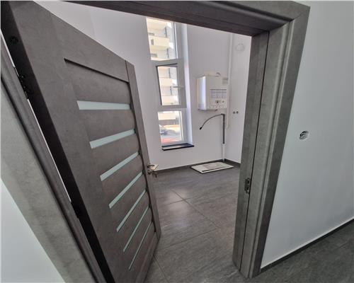 Spatiu comercial cu vad pietonal si auto 90 mpu 2 bai in Sibiu