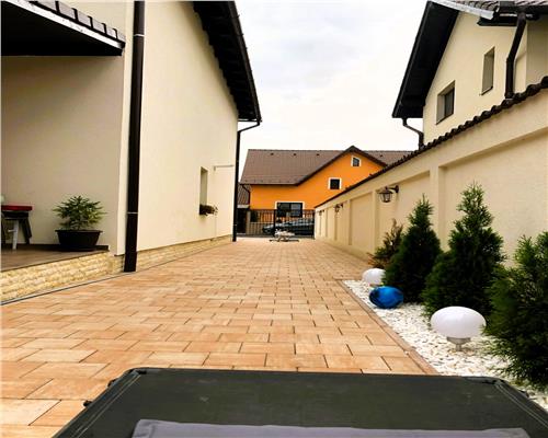 Casa 4 Camere 2 Bai Balcon si Terasa 21mp