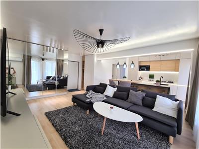 Apartament lux  3 camere 2 bai 3 balcoane 2 parcari si piscina