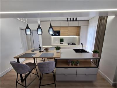 Apartament lux  3 camere 2 bai 3 balcoane 2 parcari si piscina