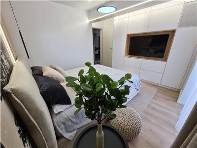 Apartament lux  3 camere 2 bai 3 balcoane 2 parcari si piscina