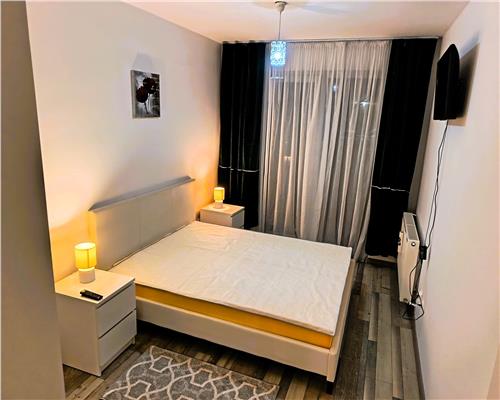 Apartament 3 camere 70 mpu si Balcon 12mp