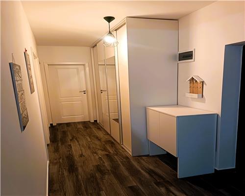 Apartament 3 camere 70 mpu si Balcon 12mp