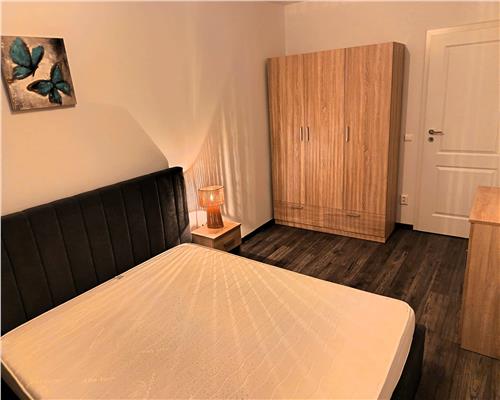 Apartament 3 camere 70 mpu si Balcon 12mp