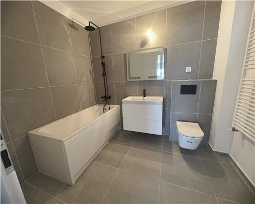 Apartament la CHEIE cu 3 camere  balcon si parcare pe Doamna Stanca