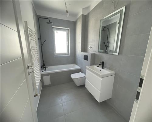 Apartament la CHEIE cu 3 camere  balcon si parcare pe Doamna Stanca