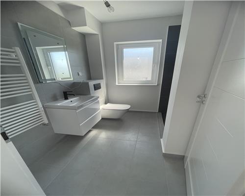 Apartament la CHEIE cu 3 camere  balcon si parcare pe Doamna Stanca