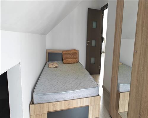 Apartament la mansarda 3 camere  zona Calea Cisnadiei