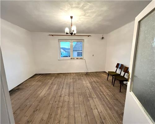 Casa 4 camere cu teren de 1020 mp in sat Hamba