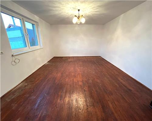 Casa 4 camere cu teren de 1020 mp in sat Hamba