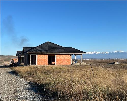 Casa cu 4 camere 2 bai si 500 mp teren in  Sura Mica