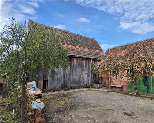 Casa 4 camere cu teren de 1900 mp in comuna Altana