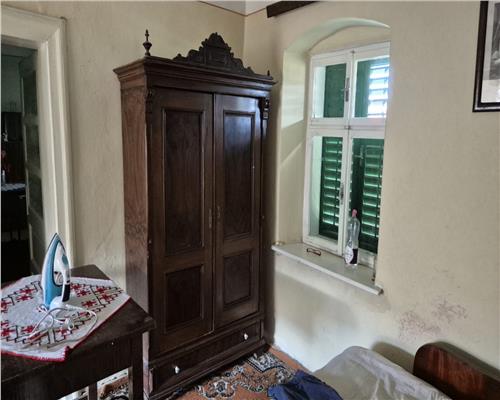 Casa 4 camere cu teren de 1900 mp in comuna Altana