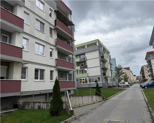 Apartament modern 3 camere cu 2 bai si parcare subterana in Turnisor