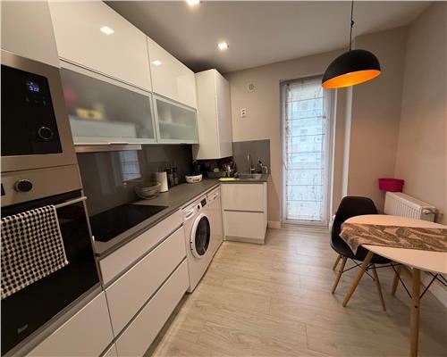 Apartament modern 3 camere cu 2 bai si parcare subterana in Turnisor