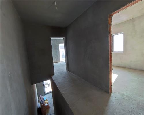Casa intabulata cu 4 camere 2 bai in zona Calea Cisnadiei