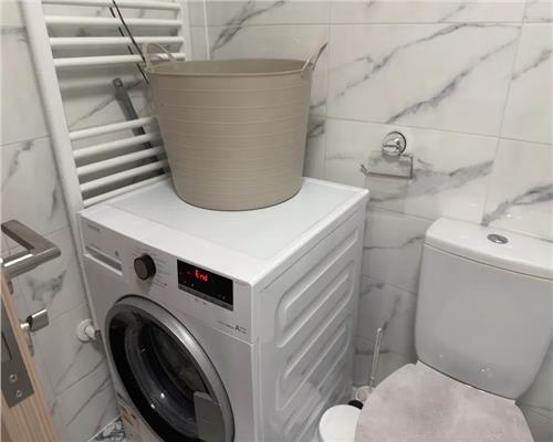 Apartament cu 3 camere balcon si parcare Doamna Stanca