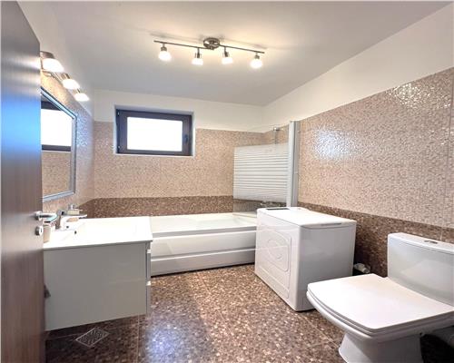 Apartament modern cu 3 camere balcon si parcare Supeco