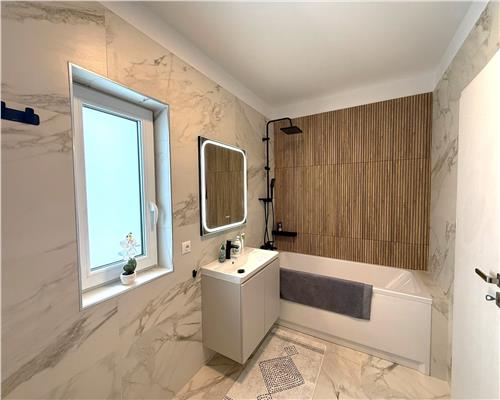 Apartament de lux prima inchiriere 3 camere balcon parcare