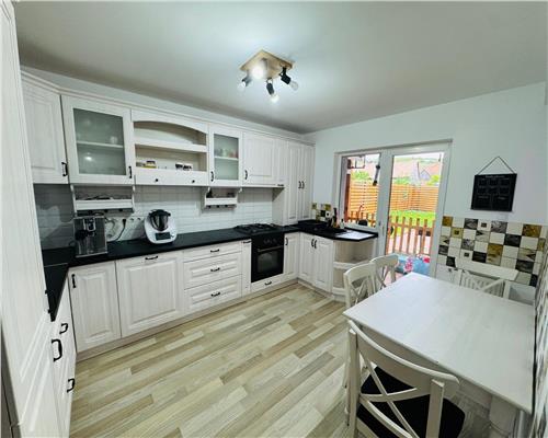 Casa cu 4 camere 120mpu in Sura Mare