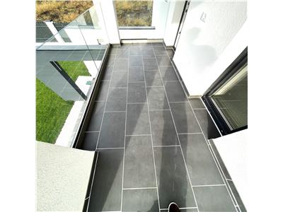 Casa moderna 5 camere 2 bai teren 498 mp 4 parcari 10 km de Sibiu