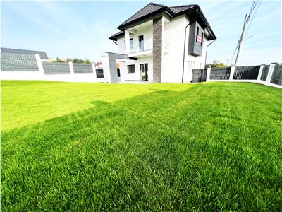 Casa moderna 5 camere 2 bai teren 498 mp 4 parcari 10 km de Sibiu