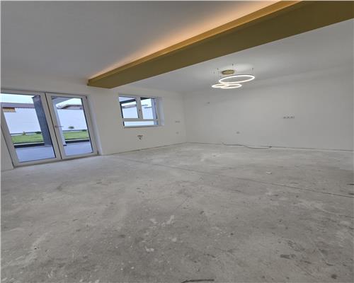 Casa moderna 5 camere 2 bai teren 498 mp 4 parcari 10 km de Sibiu