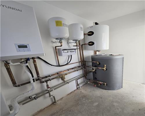 Casa moderna 5 camere 2 bai teren 498 mp 4 parcari 10 km de Sibiu