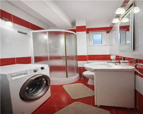 Casa mobilata 4 camere 2 bai si garaj in Turnisor