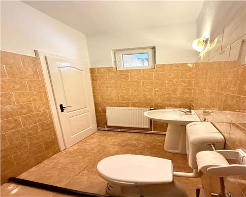 Spatiu comercial 80 mp in zona Strand