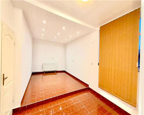 Spatiu comercial 80 mp in zona Strand