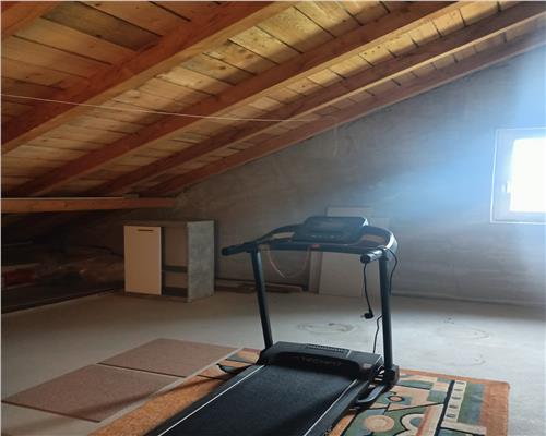 Casa moderna 3 camere 2 bai si curte in zona Lidl