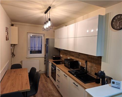 Apartament renovat | 3 camere 55mp | acces gradina | zona CEC