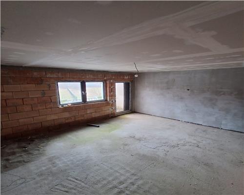 Casa cu 3 camere 2 bai si terasa in Cristian