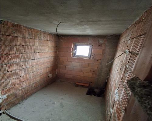 Casa cu 3 camere 2 bai si terasa in Cristian