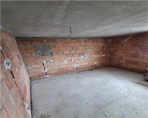 Casa cu 3 camere 2 bai si terasa in Cristian