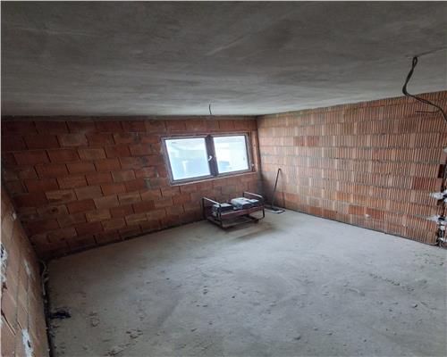 Casa cu 3 camere 2 bai si terasa in Cristian