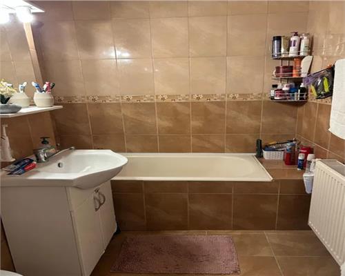 Apartament cu 2 camere decomandate etaj 1 Strand