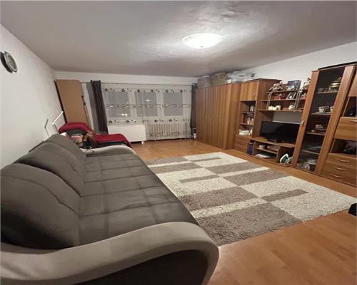 Apartament cu 2 camere decomandate etaj 1 Strand