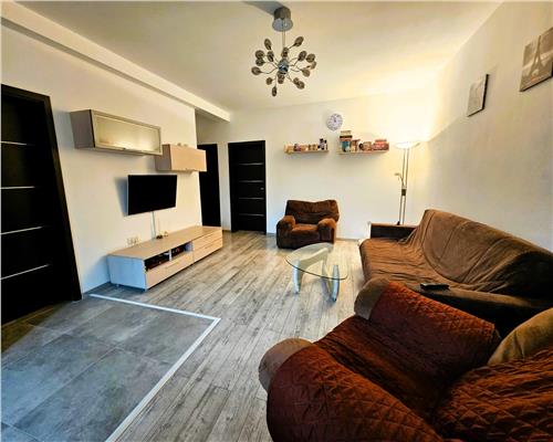 Apartament la Vila 3 camere 67 mpu si curte individuala
