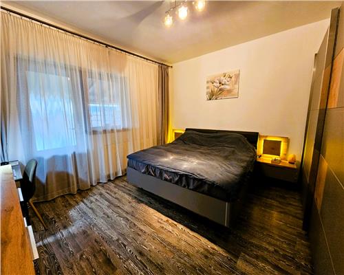 Apartament la Vila 3 camere 67 mpu si curte individuala