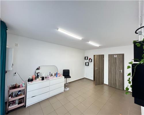 Spatiu comercial cu o camera 30 mp in Magnolia