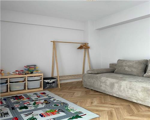 Apartament lux  3 camere 2 bai 3 balcoane 2 parcari si piscina