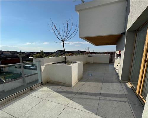 Apartament lux  3 camere 2 bai 3 balcoane 2 parcari si piscina