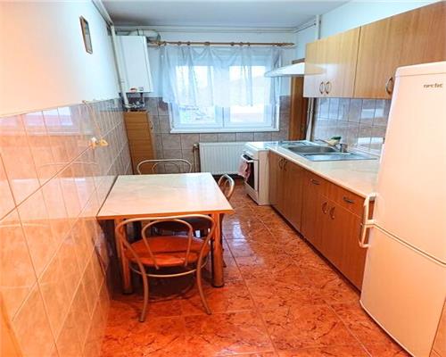 Apartament 2 camere decomandat cu balcon in Vasile Aaron