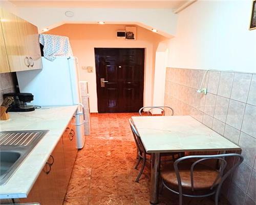 Apartament 2 camere decomandat cu balcon in Vasile Aaron